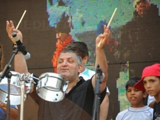 Bacău: Semnatarul muzicii din 